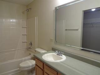 527 Bridgewater Dr, Greenfield IN  46140-7025 exterior