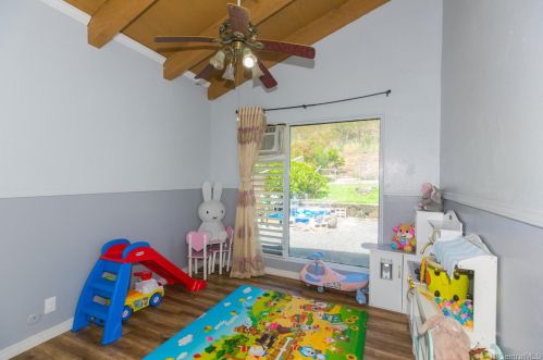 1279 Kaeleku St, Honolulu HI  96825-3005 exterior