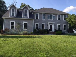 77 February Dr, Southington, CT 06489-2767