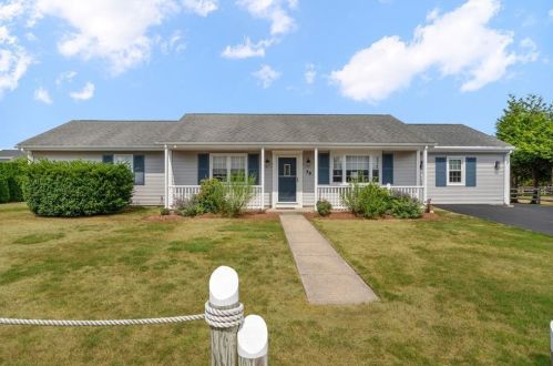 39 Davisville Ln, South Kingstown, RI 02882-4828