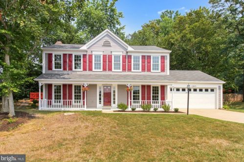 11973 Hedges Run Dr, Woodbridge, VA 22192-1028