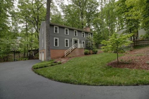 4850 Hunting Hills Dr, Roanoke, VA 24018-8629