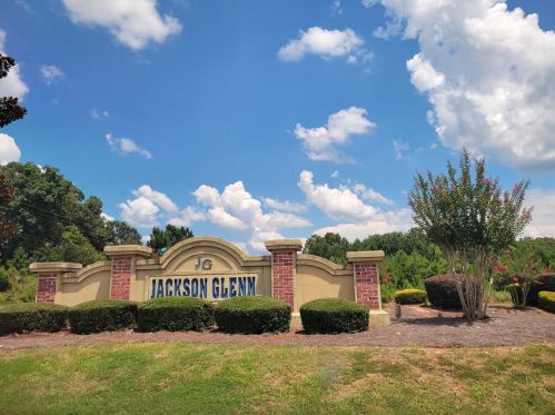 135 Roosevelt Blvd, Jackson, GA 30233-6133