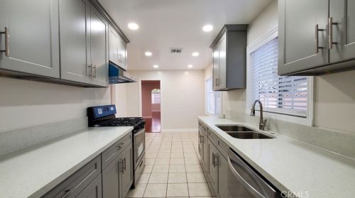 1867 Beacon Ave, Anaheim CA  92804-4562 exterior