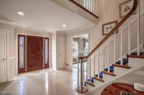 19 Tiger Hill Dr, Gladstone, NJ 07934-2111