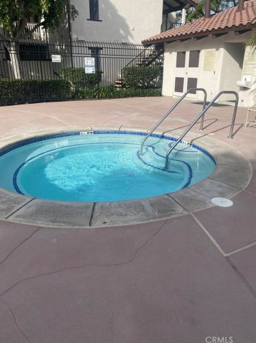 21372 Brookhurst St, Huntington Beach CA  92646-7341 exterior