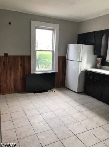8 Chapman St, Bloomfield NJ  07003-3711 exterior