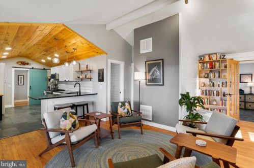 1034 Toms Knob Approach, Lost City WV 26810-8428 exterior