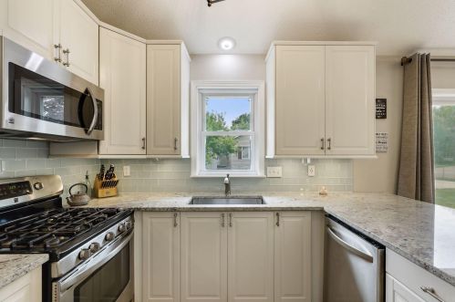 9063 Glacier Rd, Saint Paul MN  55125-3467 exterior