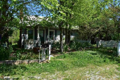 18 Johnson Cemetery Rd, Lyerly, GA 30730-5027