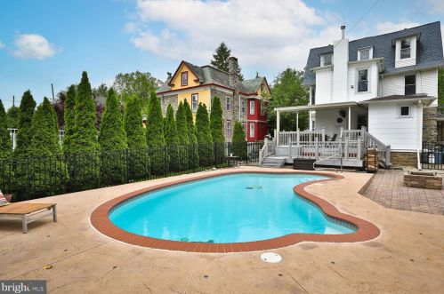 6703 6th St, Philadelphia, PA 19126-3030