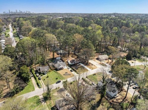 353 Collier Ridge Dr, Atlanta GA  30318-7342 exterior