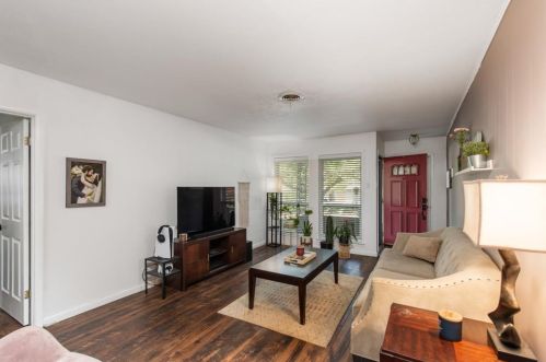 5525 Winifred Dr, Fort Worth, TX 76133-2525