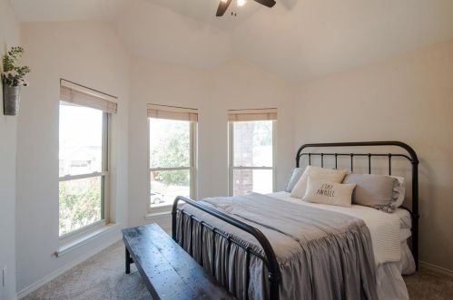 210 Wellington Rd, Irving TX 75063-7201 exterior