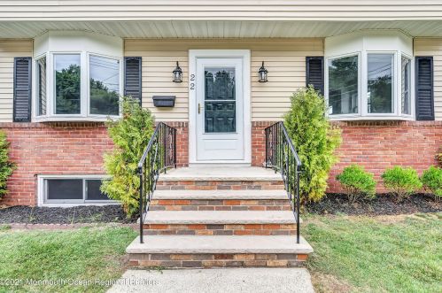 22 Stanford Dr, Hazlet NJ  07730-2314 exterior