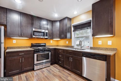4909 Tibbitt Ln, Springfield VA  22015-1514 exterior