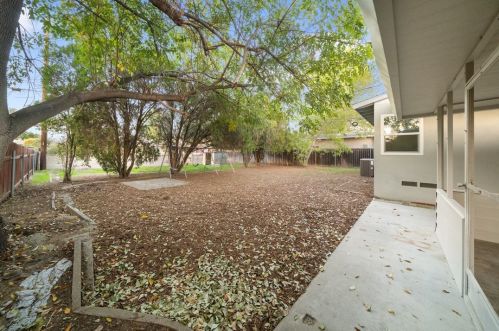 4765 Central Ave, Riverside CA  92506-2332 exterior