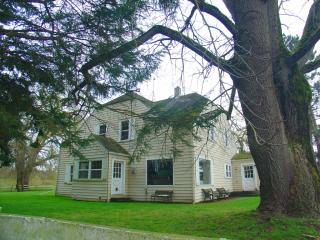 1913 Rayhorst Rd, Ferndale, WA 98248-9123