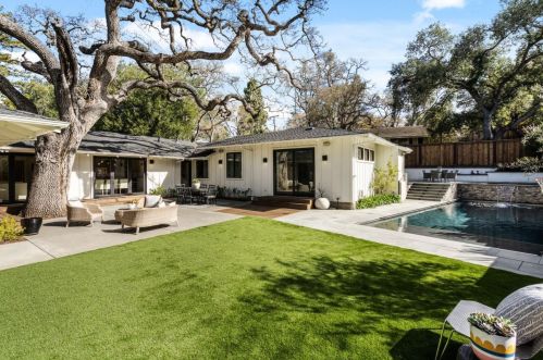 1330 Fairway Dr, Los Altos CA 94024-5358 exterior