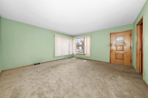 219 Iroquois Rd, Hillside, IL 60162-1626