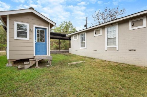 120 Erskine Fry, Seguin TX 78155 exterior