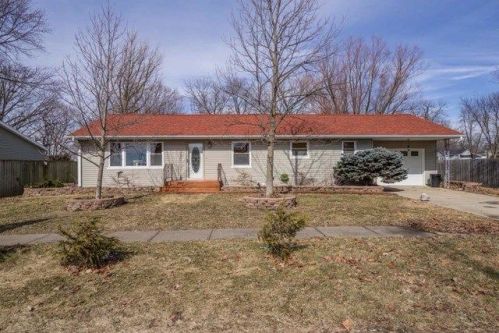 308 5th St, Gridley, IL 61744-9329
