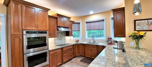 418 Fox Hollow Ln, Bybee, VA 22963-4908