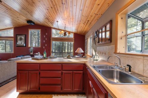 10166 Olympic Blvd, Truckee CA  96161-1708 exterior