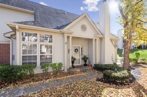 525 Peachtree Ct, Bull Valley, IL 60014-8999