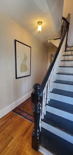 17 Cherry St, Middletown, RI 02840-1921