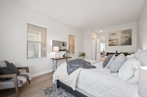 60 Gainsboro, Irvine CA  92620-2187 exterior