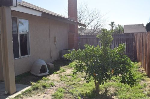 2825 Sonoma Dr, Riverside CA  92504-4318 exterior