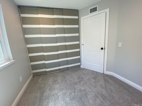 8 Henry, Irvine CA  92620-3256 exterior