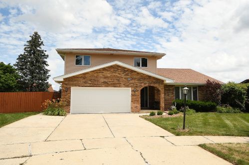 15739 Jon Rd, Oak Forest, IL 60452-2765