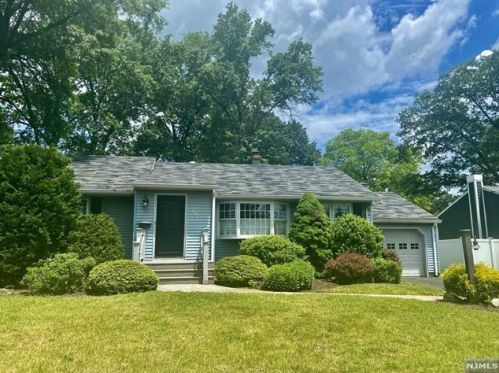524 Winne Ave, Oradell, NJ 07649-2640