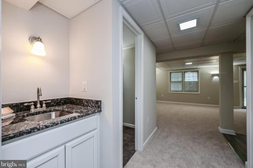 5074 Queens Wood Dr, Springfield VA  22015-1530 exterior