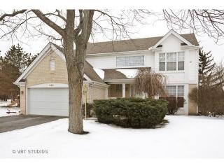 590 Meadowview Dr, Lake Barrington, IL 60084