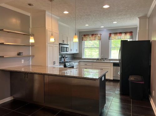 1 Park St, Cave Spring, GA 30124-2713