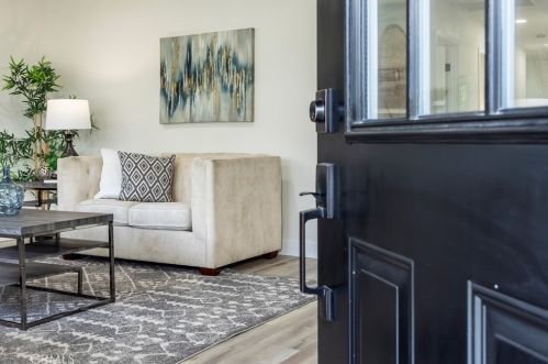 8212 Munster Dr, Huntington Beach CA  92646-5025 exterior