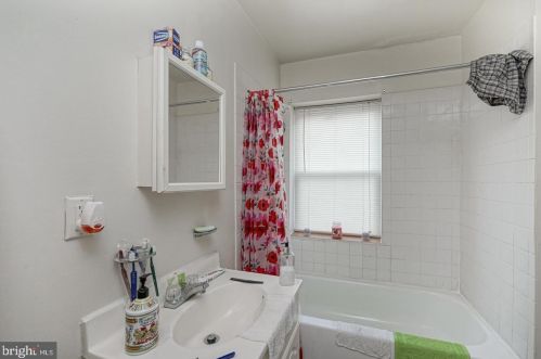 1542 15 St, Philadelphia PA 19146-4806 exterior