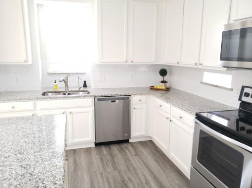 5800 Greenmeadow Dr, Argyle TX  76226-2265 exterior