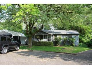 3958 Wake St, Portland OR  97222-5662 exterior
