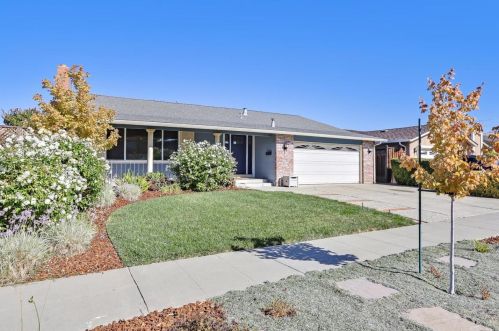 557 Canton Dr, San Jose, CA 95123-3223