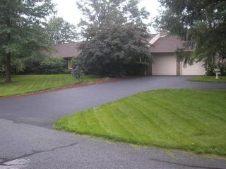 630 Ridgeview Dr, Ephrata, PA 17522-9722