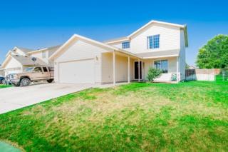 5520 Robert Wayne Dr, Pasco, WA 99301-7972