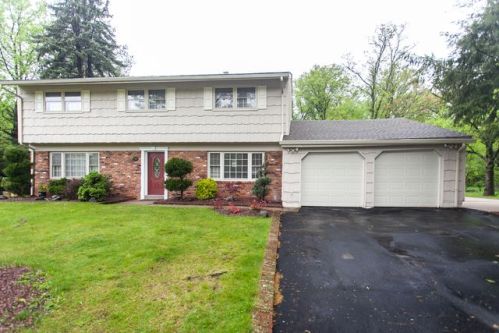 79 Stephenville Pkwy, Edison, NJ 08820-2611