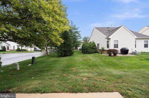 117 Meadowlark Dr, Trenton NJ  08690-3547 exterior