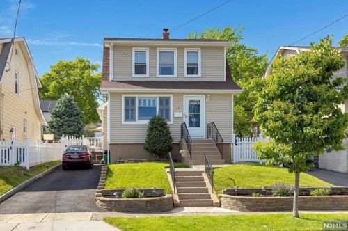 65 Edison Ave, Nutley, NJ 07110-1071