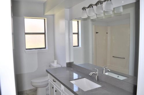 37 Colony Sq, Angleton TX 77515-3644 exterior