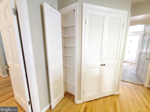 1221 Pinecrest Cir, Silver Spring MD 20910-1626 exterior